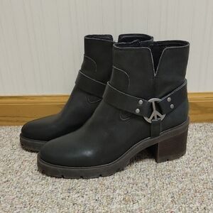 Lucky Brand Black Leather Soxton Side Zip Ankle Bootie Sz 9.5. Womens